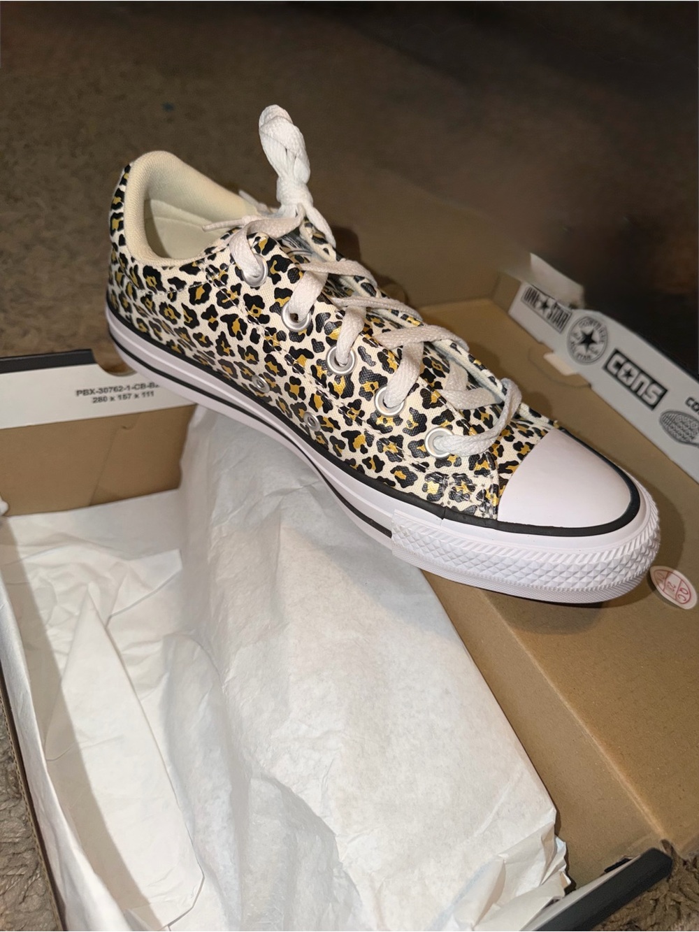 Converse Leopard Print Low Top Sneaker - padded tongue comfy cushion insole - Picture 2 of 5